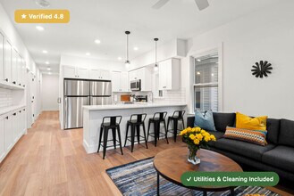 Furnished Bedroom with Private Bath in Jamaica Plain in Boston, MA - Foto de edificio - Building Photo