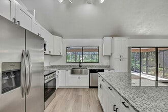 295 E Keller Ct in Hernando, FL - Foto de edificio - Building Photo