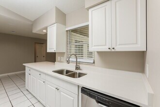 8129 Cloverglen Cir in Orlando, FL - Foto de edificio - Building Photo