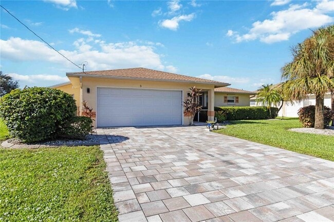 5 Sportsman Ct in Rotonda West, FL - Building Photo - Building Photo