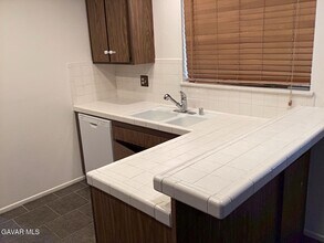 42935 15th St W in Lancaster, CA - Building Photo - Building Photo