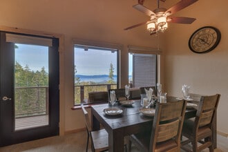 750 Milky Way Ct, Unit H in Stateline, NV - Building Photo - Building Photo