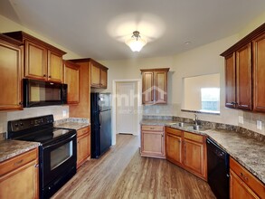 3023 Holderwood Dr in Murfreesboro, TN - Foto de edificio - Building Photo