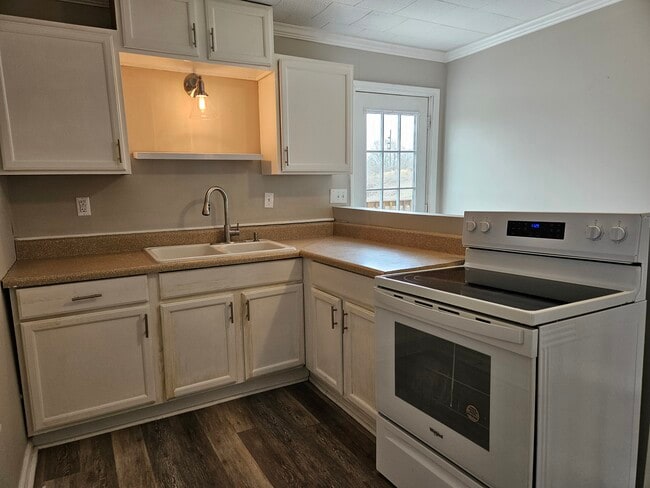 6 Sparks Ave in Ware Shoals, SC - Building Photo - Building Photo