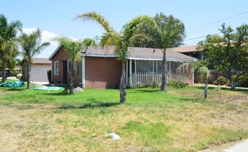 Pepper Ave Apartments in Fontana, CA - Building Photo - Building Photo