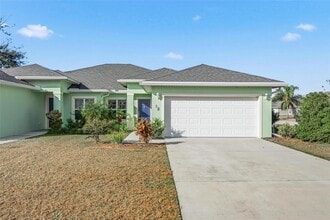2 Lynton Pl in Palm Coast, FL - Building Photo - Building Photo