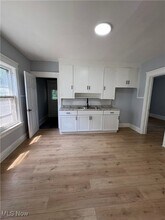 946 E 79th St, Unit 2 in Cleveland, OH - Building Photo - Building Photo