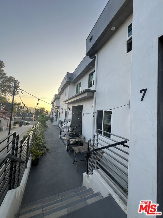 10324 Mt Gleason Ave in Los Angeles, CA - Building Photo - Building Photo