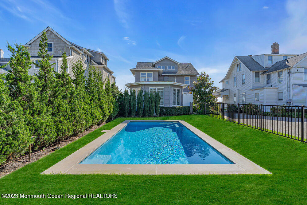 1609 Ocean Ave in Spring Lake, NJ - Foto de edificio