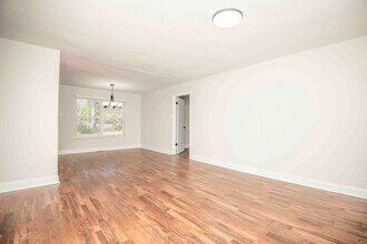 1021 Ruskin Dr in Knoxville, TN - Building Photo - Building Photo