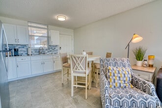 5700 Bonita Beach Rd SW in Bonita Springs, FL - Building Photo - Building Photo