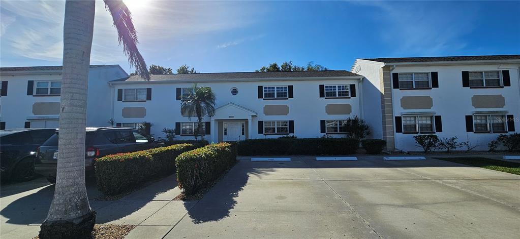 1506 Edgewater Cir in Ft. Myers, FL - Building Photo