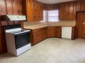 1831 De Milo Dr in Houston, TX - Building Photo