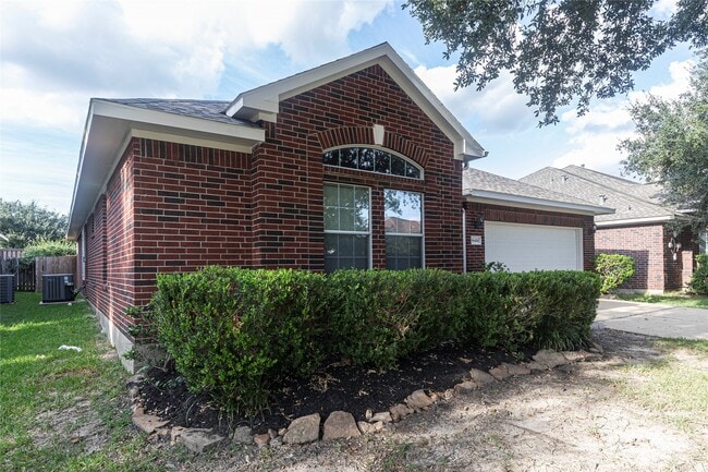 16414 Reddingford Ln in Houston, TX - Building Photo - Building Photo