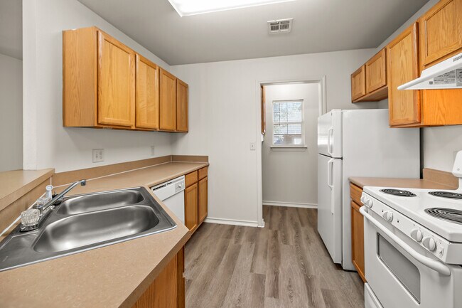 Oak Timbers White Settlement in White Settlement, TX - Foto de edificio - Interior Photo