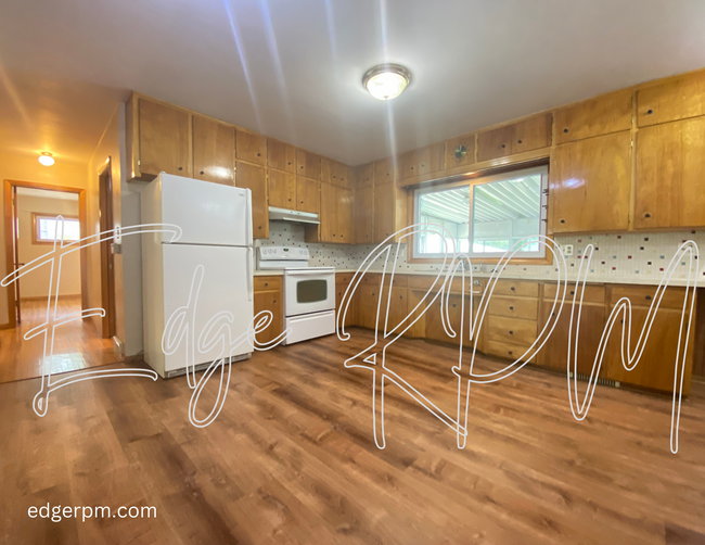 property at 422 S Hackett Rd