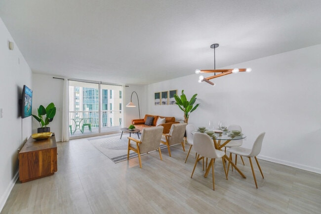 1 SE 12th St, Unit SI FL18-ID1022212P in Miami, FL - Building Photo - Building Photo