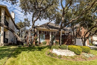 26019 Laurel Pass in San Antonio, TX - Foto de edificio - Building Photo