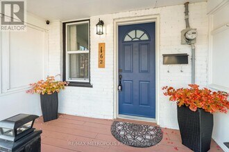 162 Olive Ave in Oshawa, ON - Building Photo - Building Photo