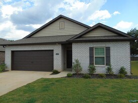 207 List Rd in Huntsville, AL - Building Photo