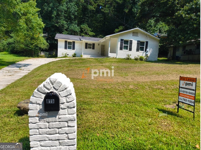 property at 819 Forrest Cir SE