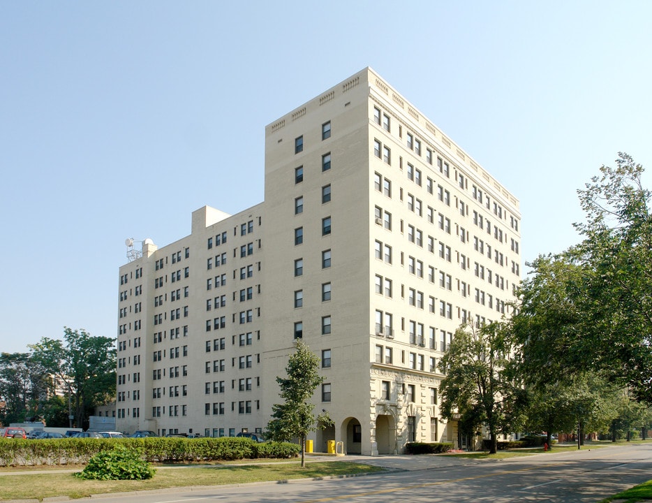 Fairfax House in Buffalo, NY - Building Photo