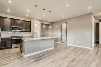 8148 S Jackson Gap St in Aurora, CO - Building Photo - Building Photo