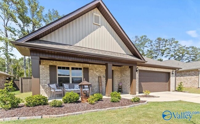 111 Waltrip Dr in Owens Cross Roads, AL - Building Photo - Building Photo