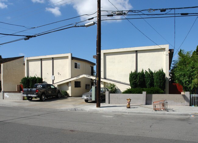 13941-13951 La Pat Pl in Westminster, CA - Building Photo - Building Photo