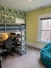 404 Newton St in South Hadley, MA - Building Photo - Building Photo