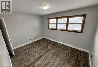 140 Byron Ave in Kitchener, ON - Building Photo - Building Photo