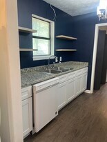 124 Oak Park Ct in Athens, GA - Building Photo