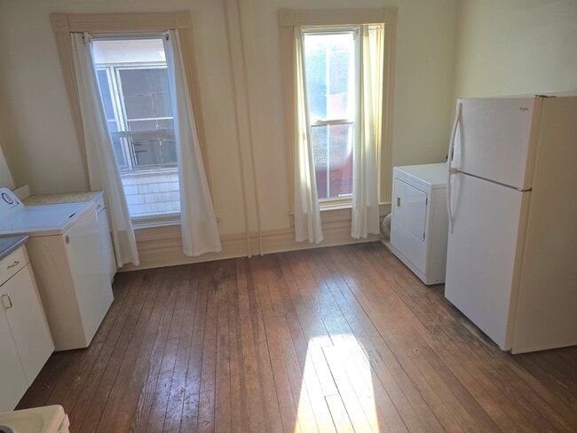 2614 Broad Ave, Unit 2nd floor in Altoona, PA - Building Photo - Building Photo