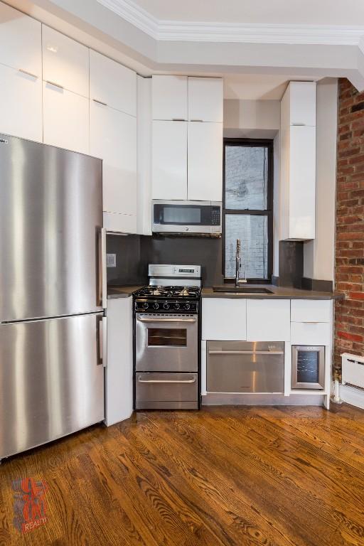 248 Mott St in New York, NY - Building Photo - Building Photo