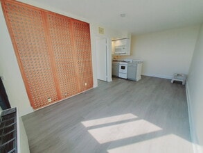 60 Strawberry Hill Ave in Stamford, CT - Building Photo - Building Photo