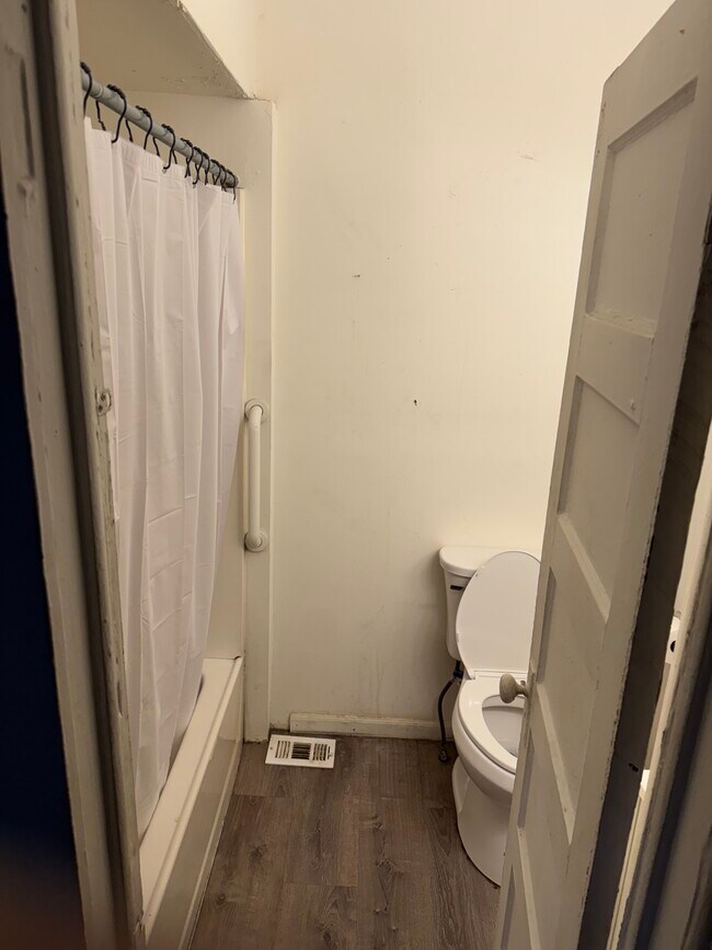 150 High St in Sprague, CT - Building Photo - Building Photo