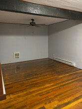 8325 Dallas Ave S, Unit 1B in Seattle, WA - Foto de edificio - Building Photo