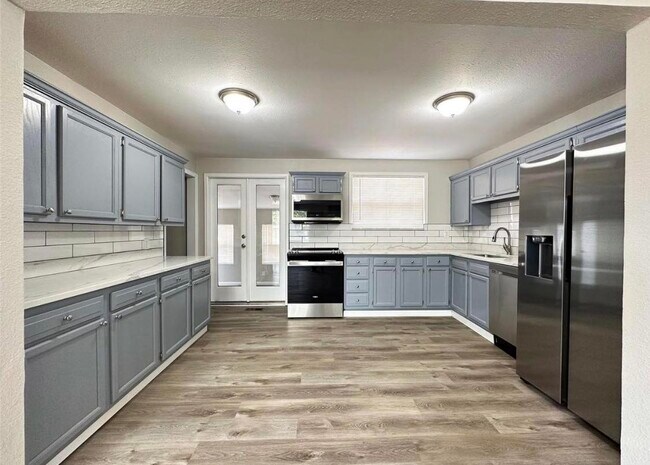 14995 E Columbia Dr photo'