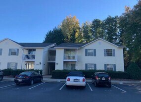 5661 Hornaday Rd, Unit G in Greensboro, NC - Building Photo
