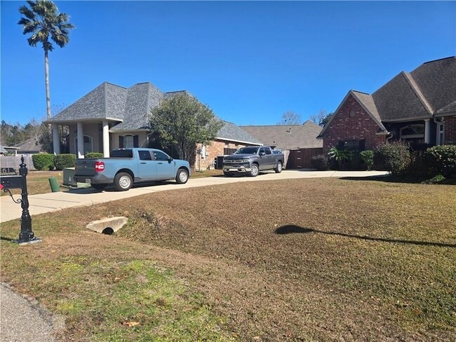 361 Autumn Lakes Rd in Slidell, LA - Foto de edificio - Building Photo