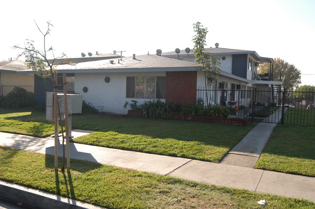 1209 W 4th St in Ontario, CA - Building Photo - Building Photo