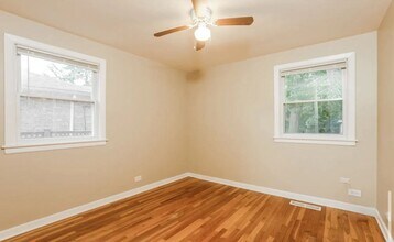 1524 Mulford St in Evanston, IL - Building Photo - Building Photo