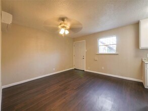 3910 Polly St in Dallas, TX - Building Photo - Building Photo