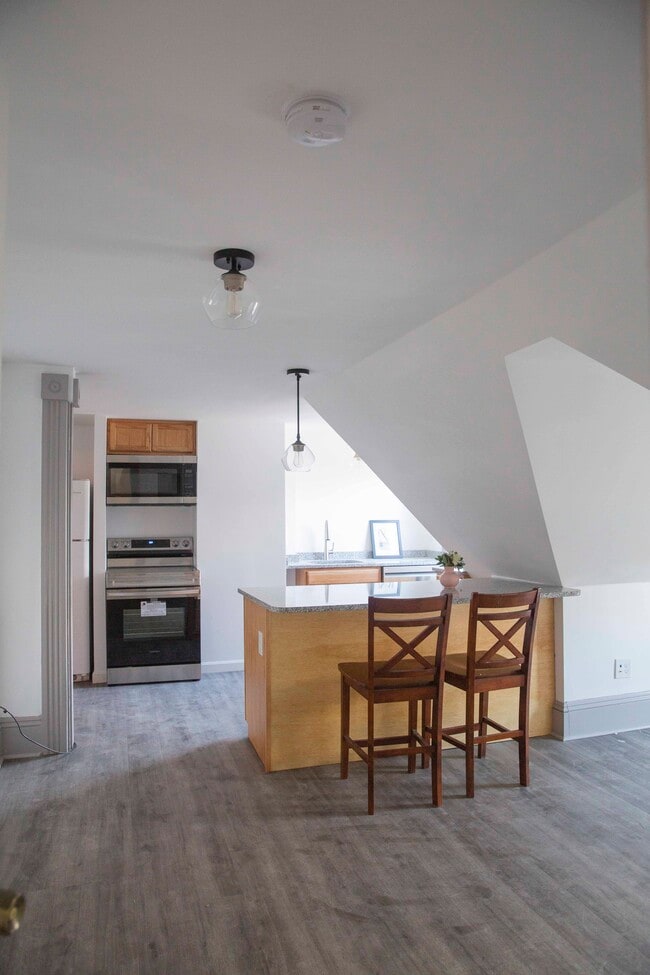 784 Chestnut St, Unit #3 in Manchester, NH - Foto de edificio - Building Photo