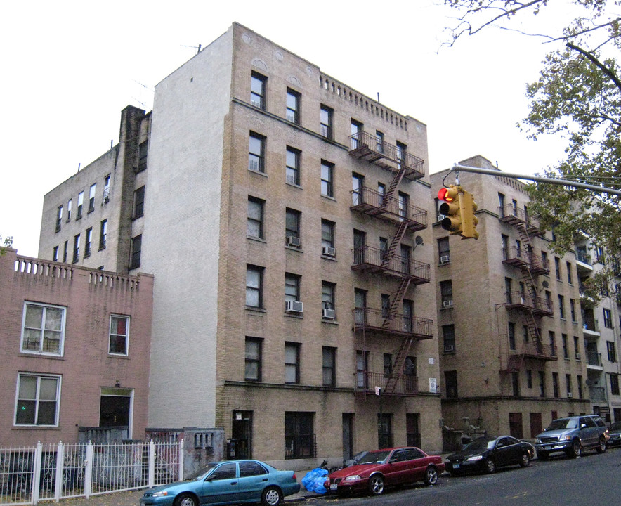 1750 Grand Ave in Bronx, NY - Building Photo