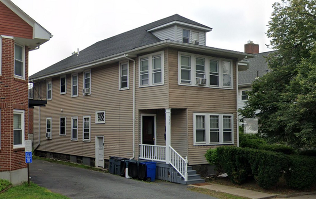 230 S Huntington Ave, Unit 2 in Boston, MA - Foto de edificio - Building Photo