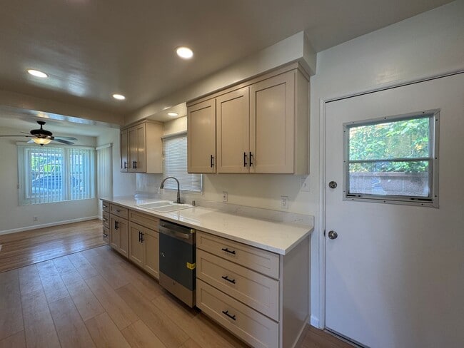 2675 Monterey St in Torrance, CA - Building Photo - Building Photo