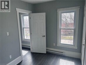 202 Nelson St in Brantford, ON - Building Photo - Building Photo