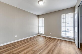 1603 N Garrett Ave in Dallas, TX - Building Photo - Building Photo