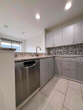 915 6th Ave N in Seattle, WA - Foto de edificio - Building Photo